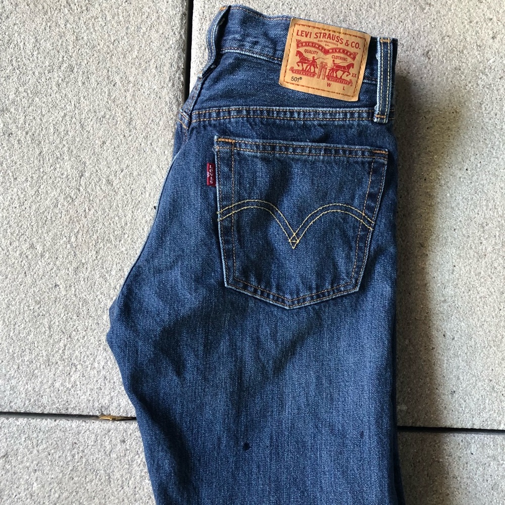 Medium Wash Levi’s 501 Jeans
